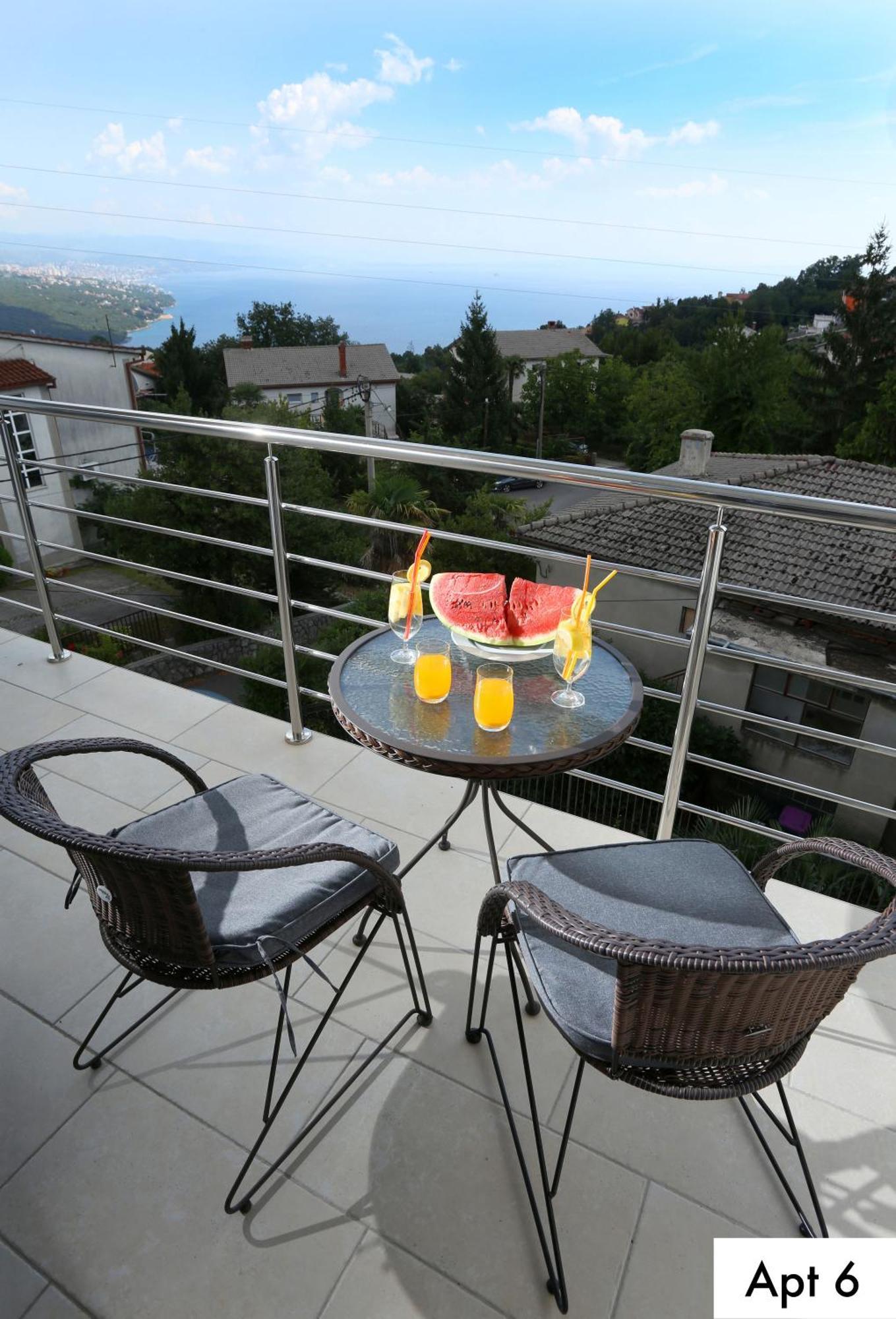 Villa Dragi With Pool, Sauna, & Whirlpool 오파티아 객실 사진