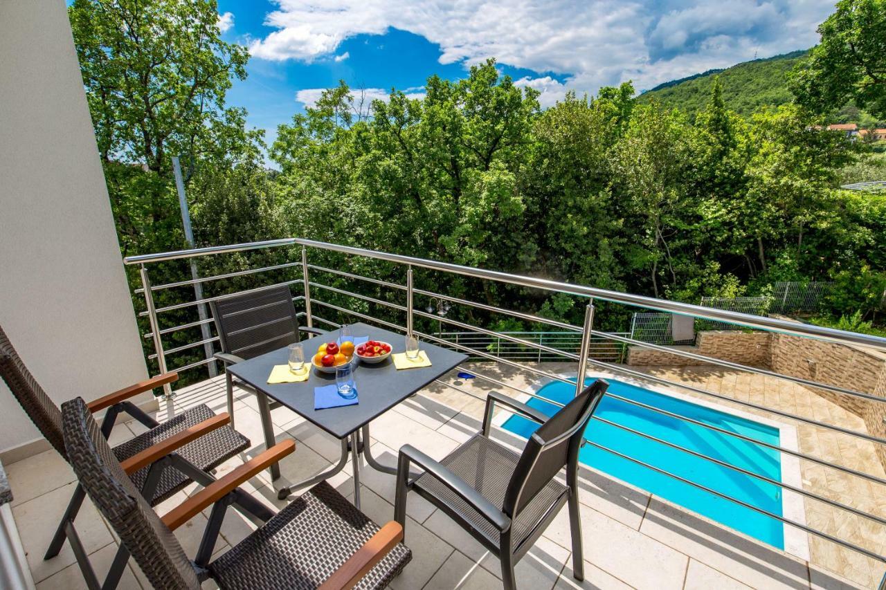 Villa Dragi With Pool, Sauna, & Whirlpool 오파티아 객실 사진